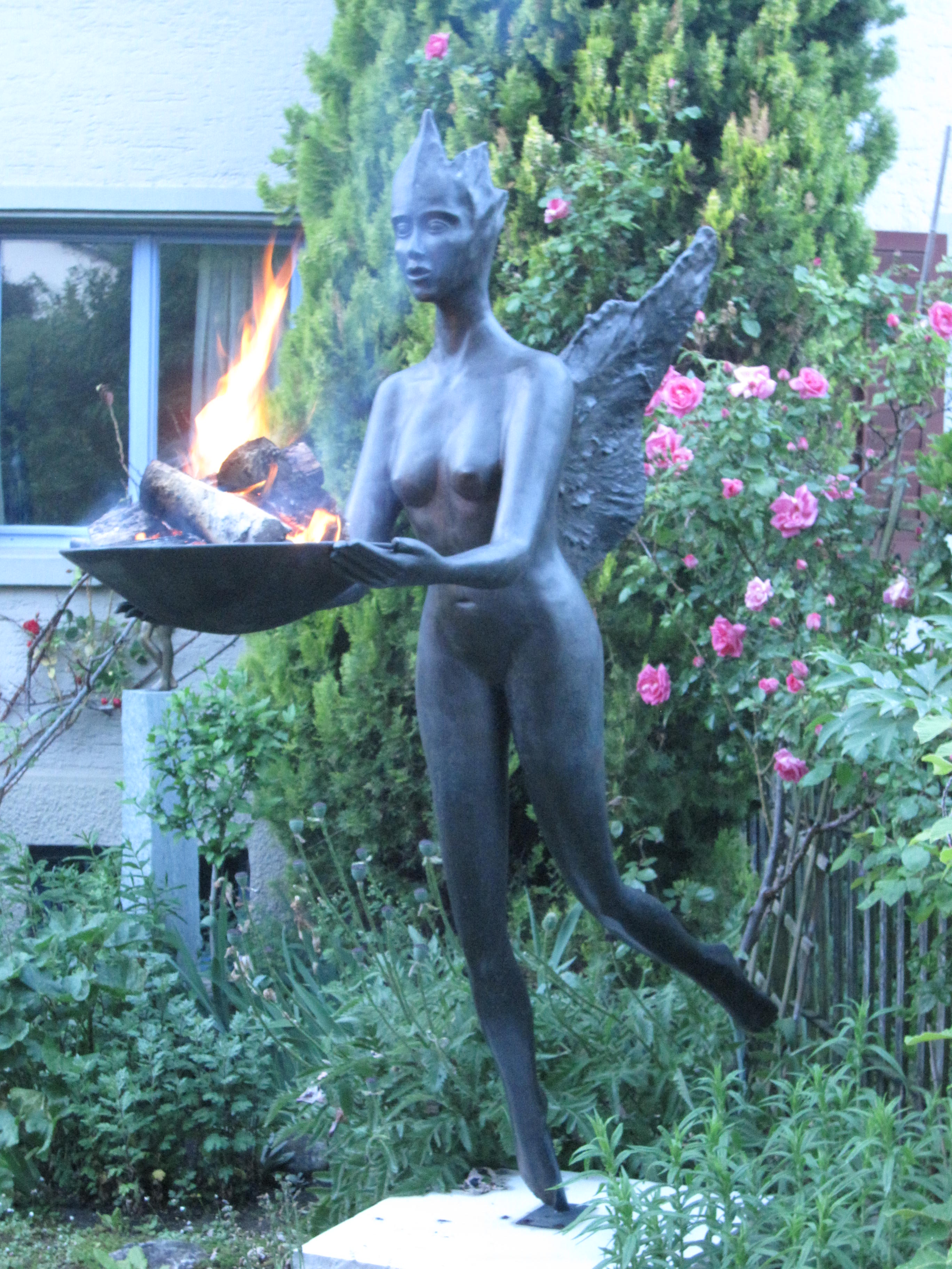 15. Feuerfrau brennt